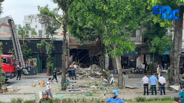 Hà Nội: Nổ cực lớn quán lẩu trên phố Yên Phụ, nhiều người bị thương